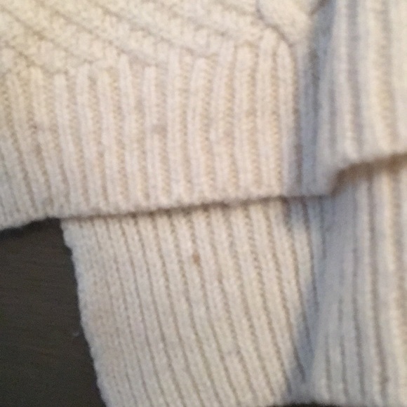 Perfect Fall Sweater! Cream with braided design - Picture 4 of 5